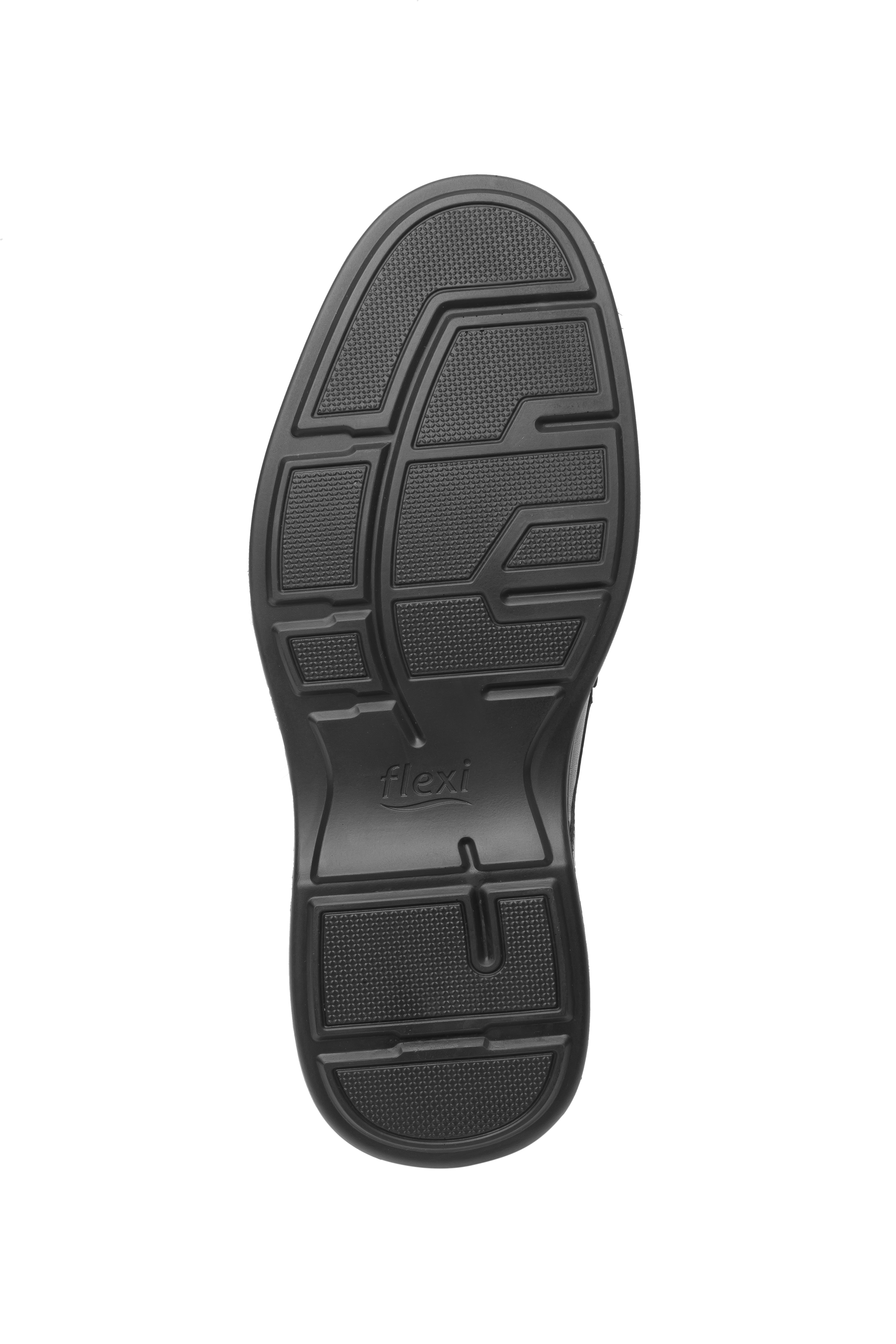Zapato en color negro de la marca Flexi