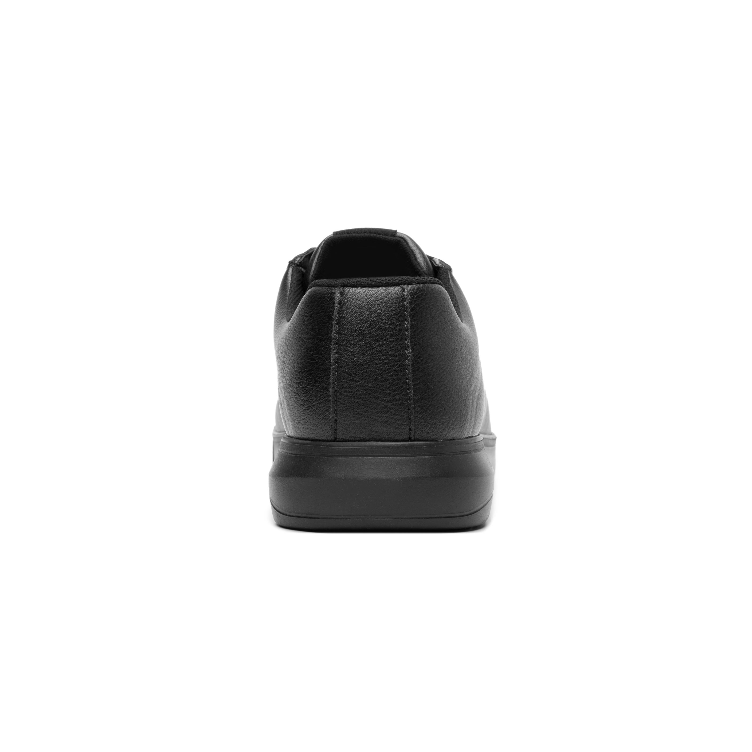 Tenis color negro de la marca Flexi