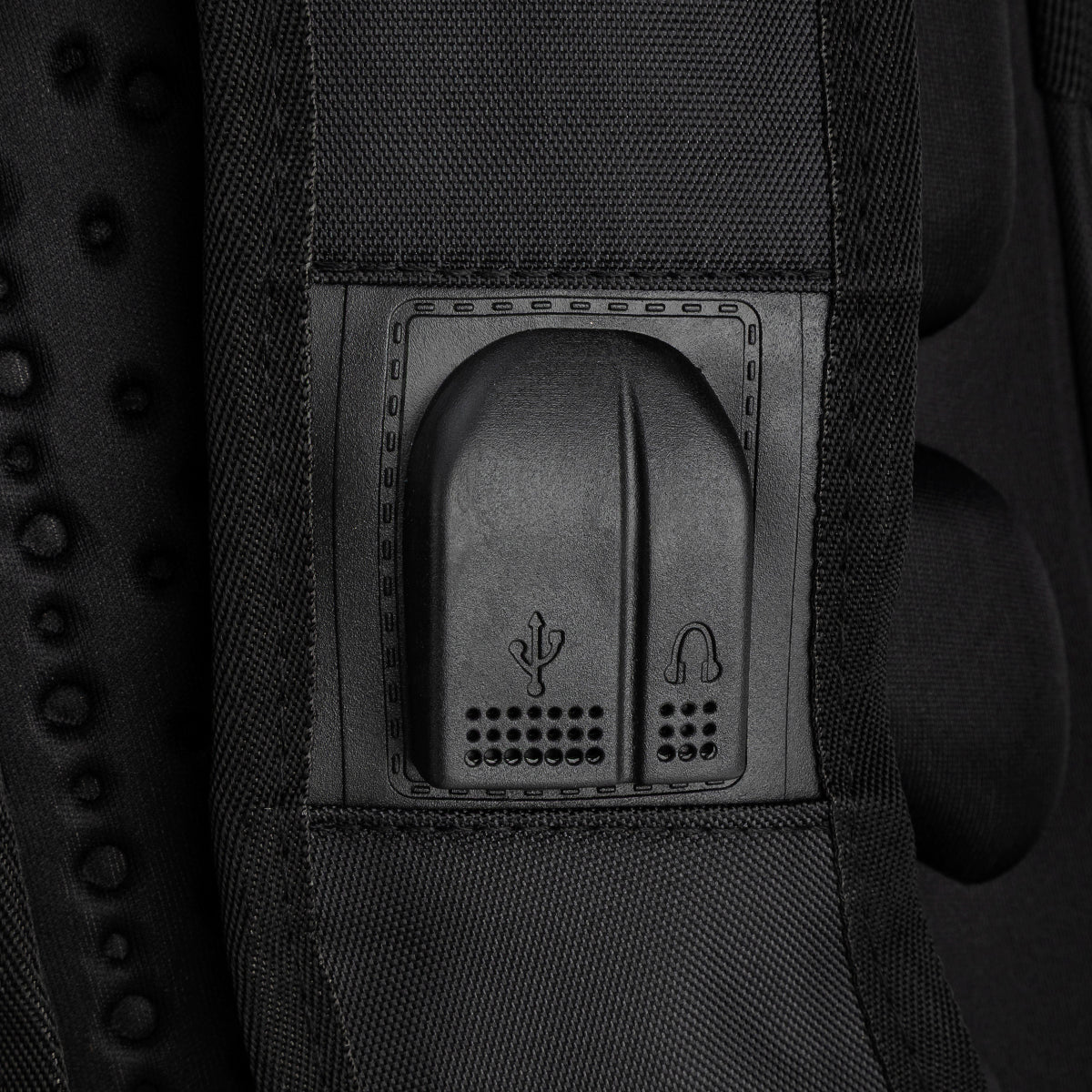 Mochila escolar color negro con vino