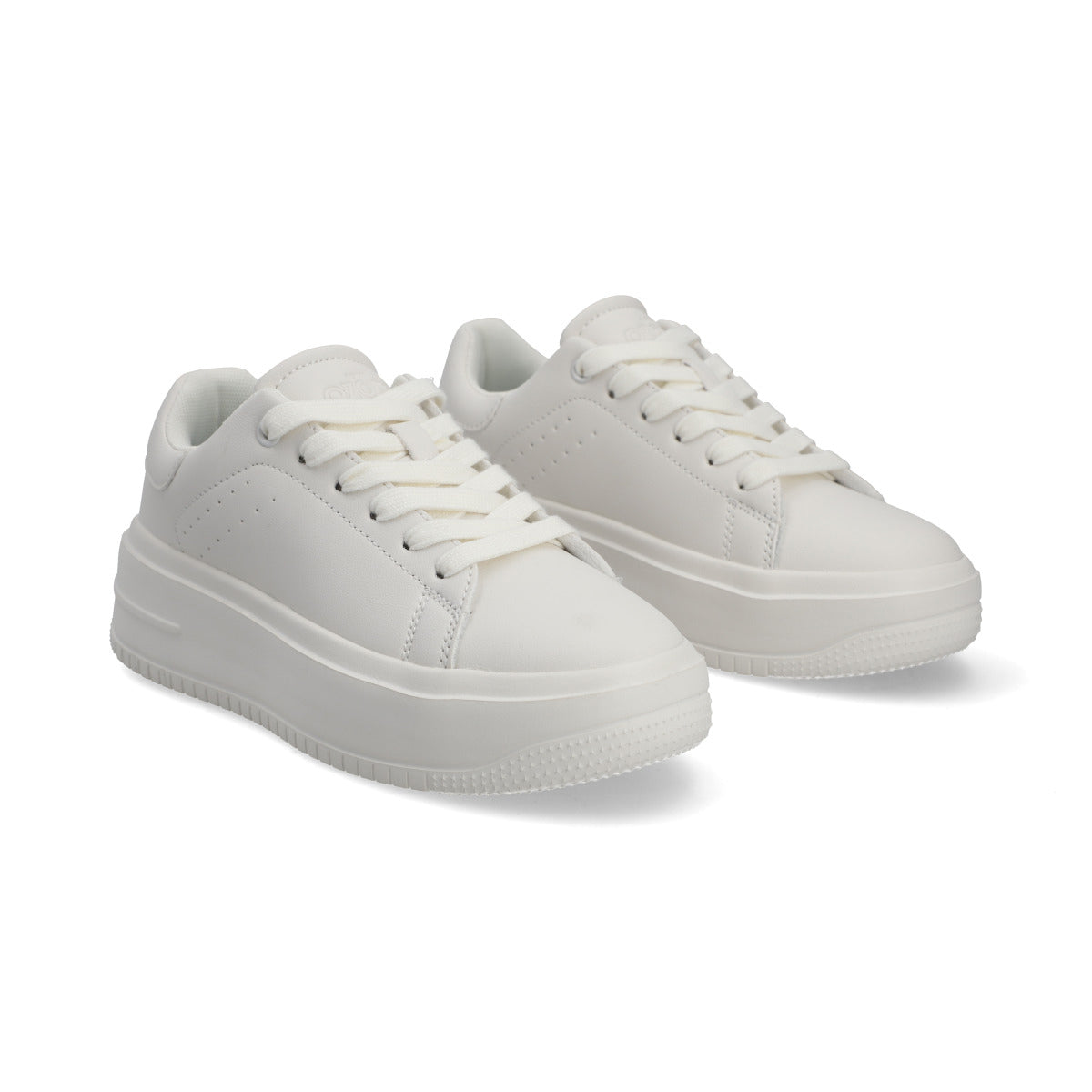 Tenis en color LATTE de la marca Capa de Ozono