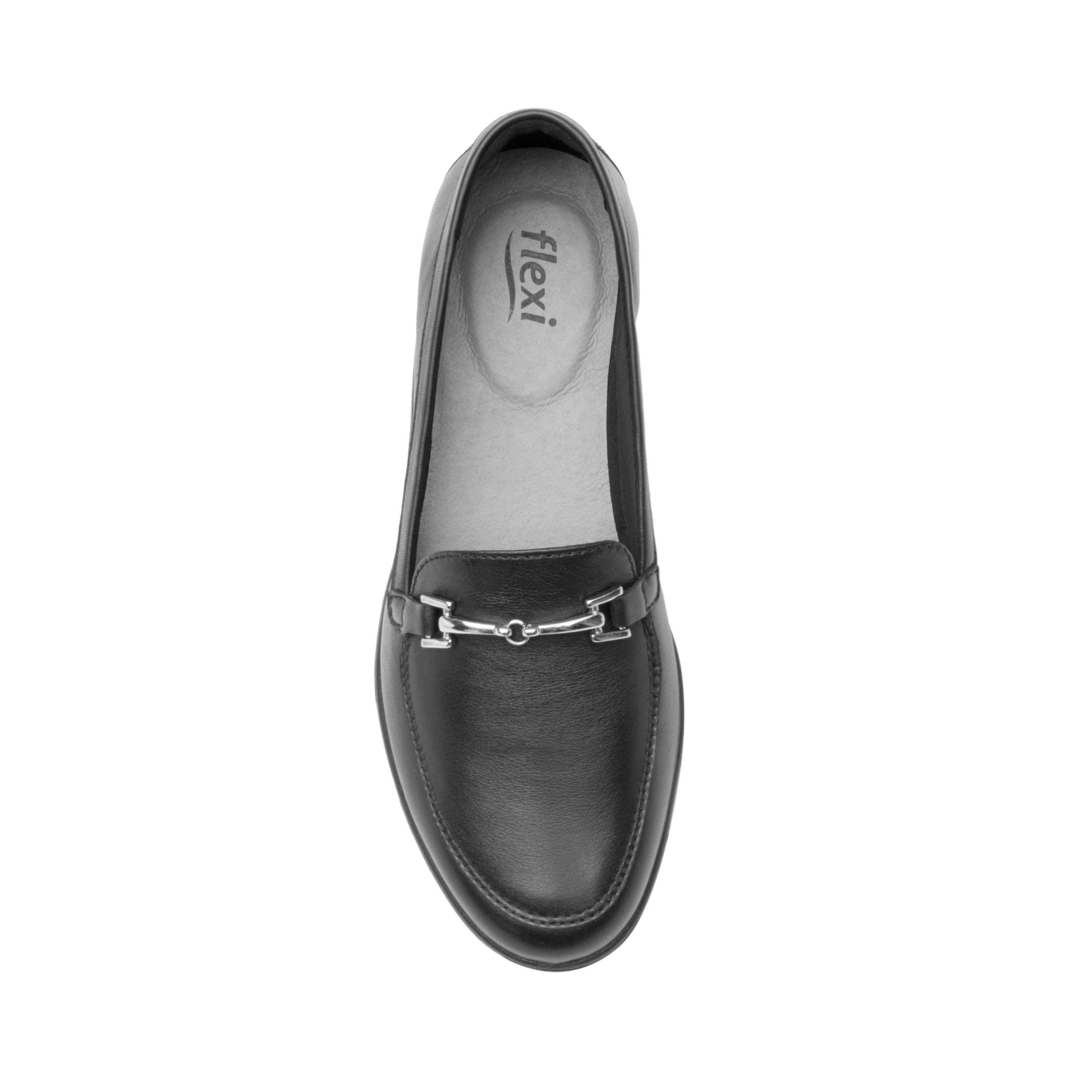 Zapato color negro de la marca Flexi
