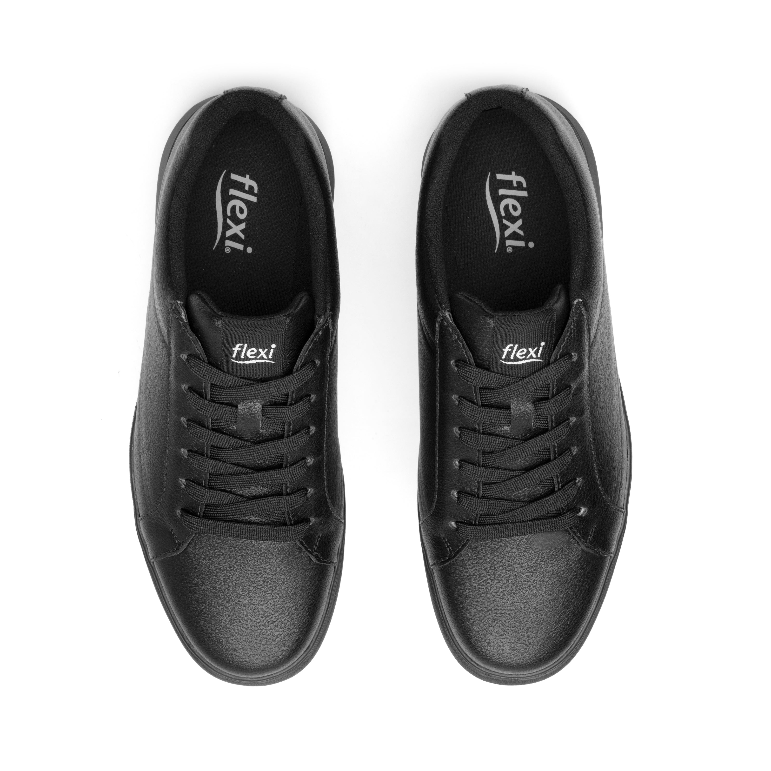 Tenis color negro de la marca Flexi