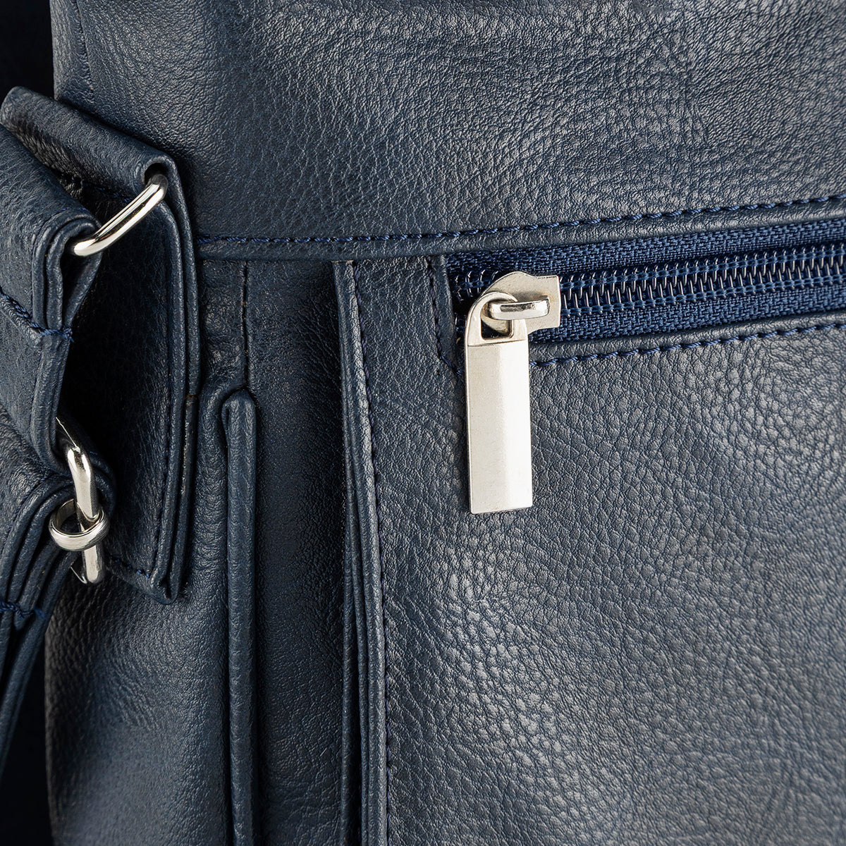 Bolsa de la marca Roger en color Marino