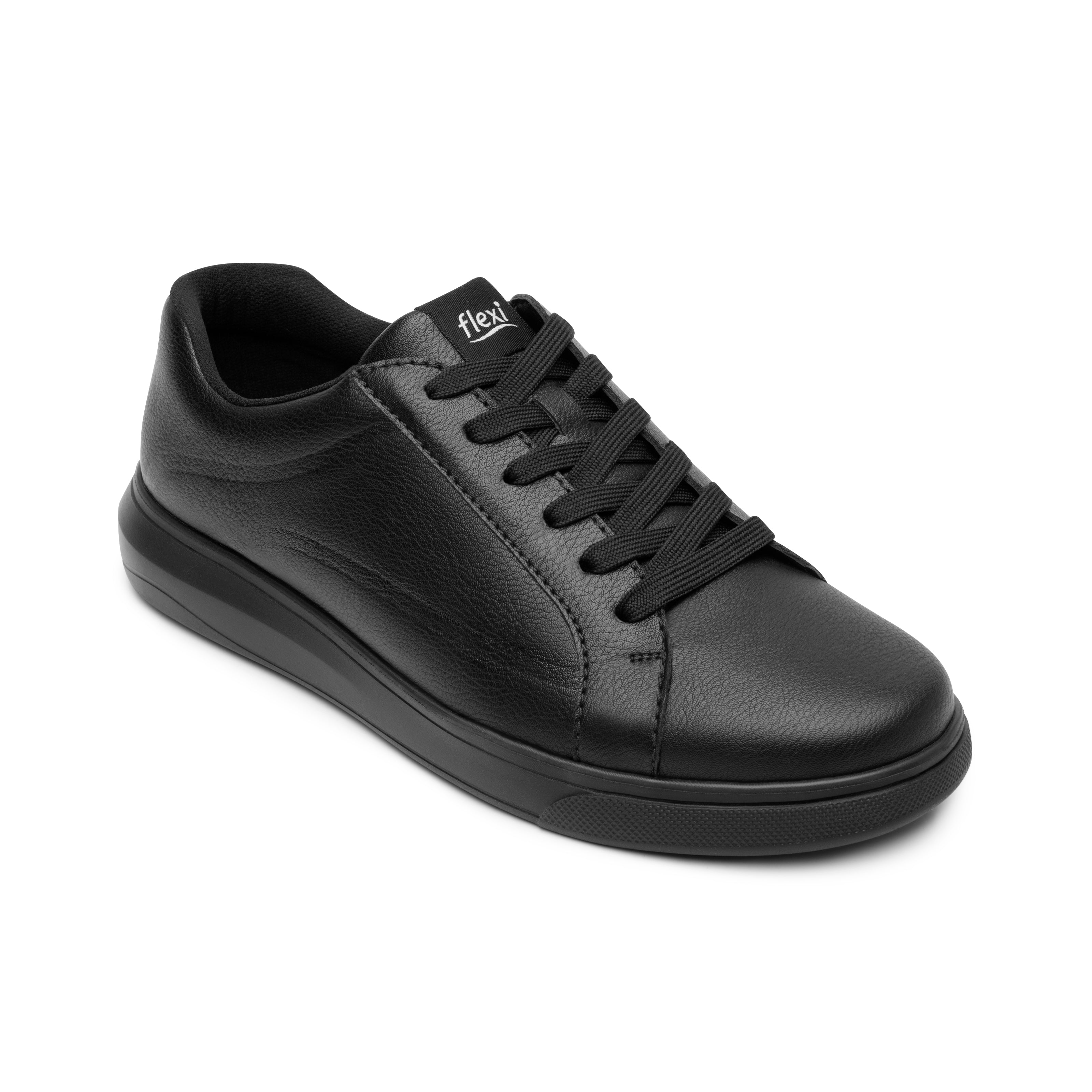 Tenis color negro de la marca Flexi