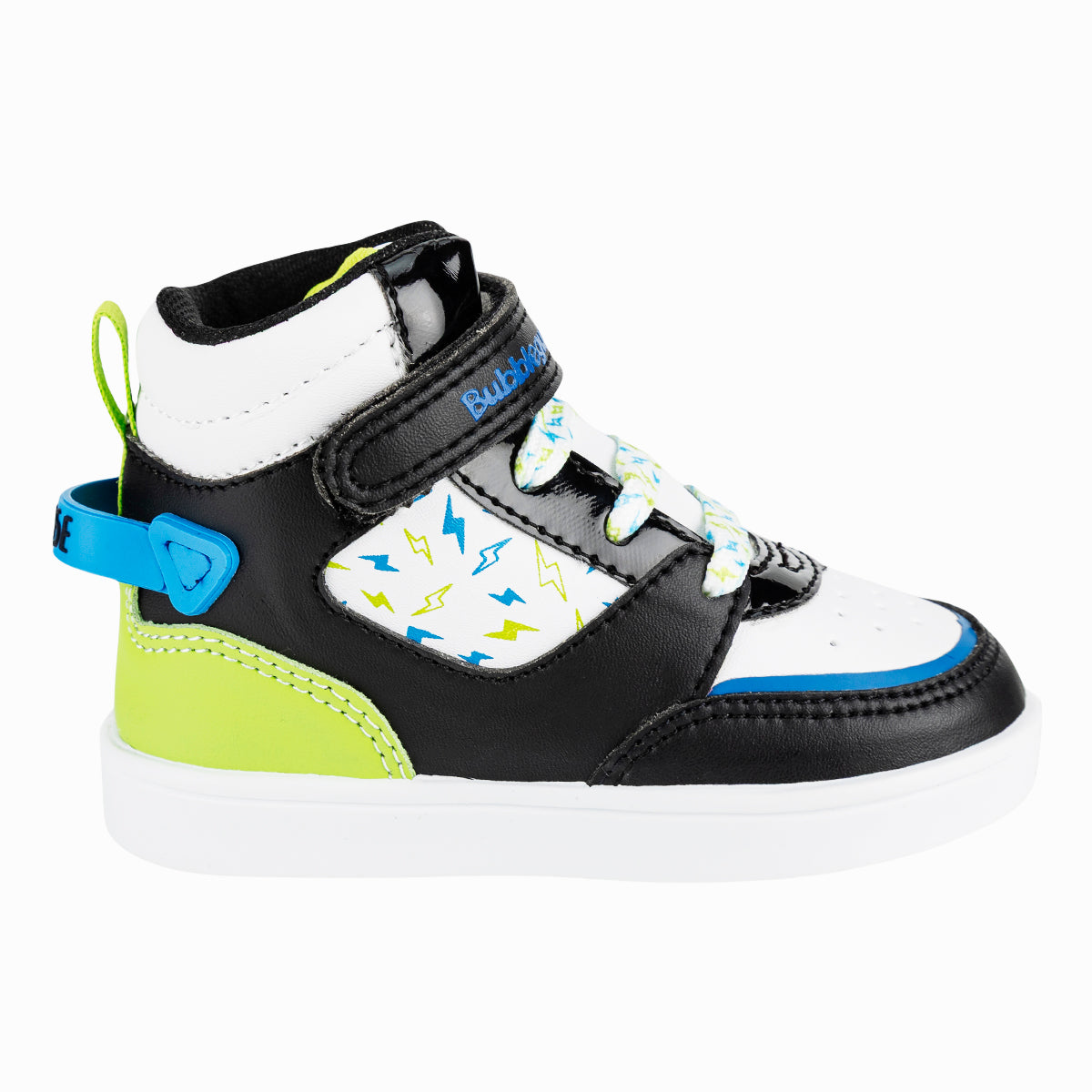 Tenis en color Negro con Verde de la marca Bubble Gummers