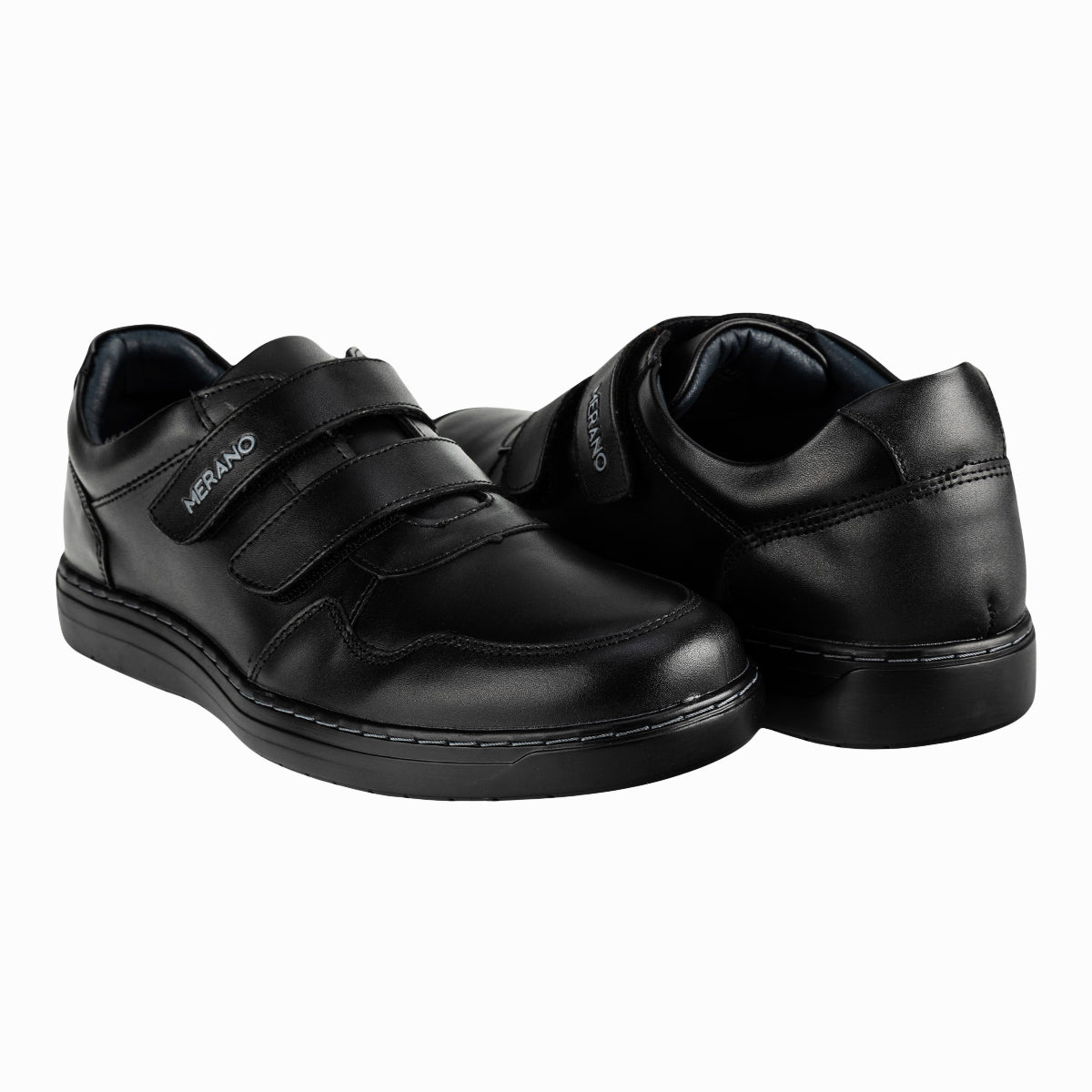 zapato casual de hombre de la marca Merano, de color negro y con un sistema de cierre de velcro. par