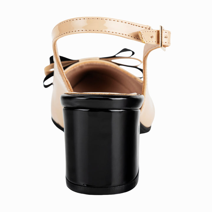 Zapato de vestir en color maquillaje con negro de la marca Gina Loren