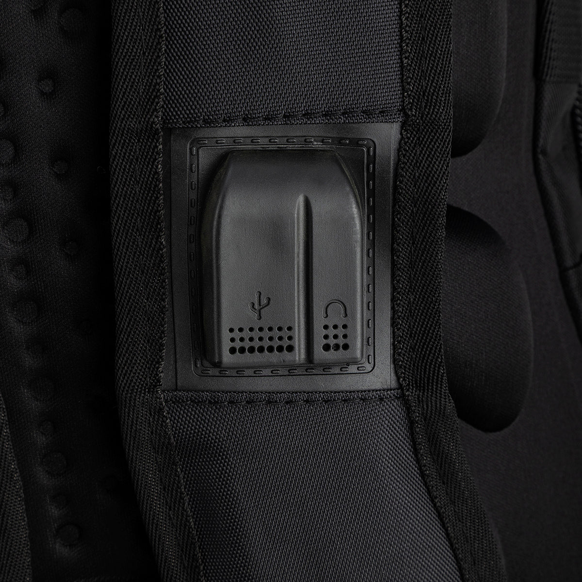 Mochila escolar color negro con gris