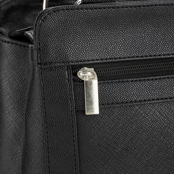 Bolsa en color negro de la marca Roger