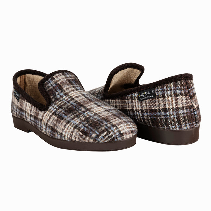 Pantufla en color Marrón de la marca Extra Confort