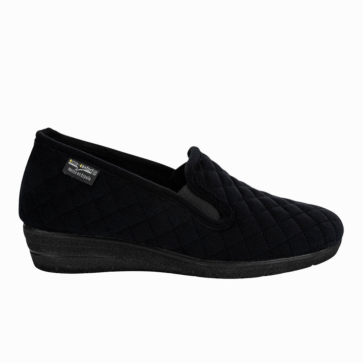 Pantufla color Negro de la marca Extra Confort