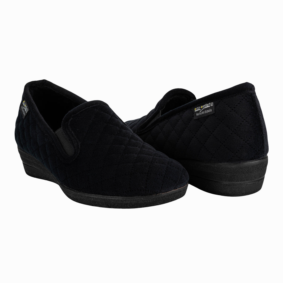Pantufla color Negro de la marca Extra Confort