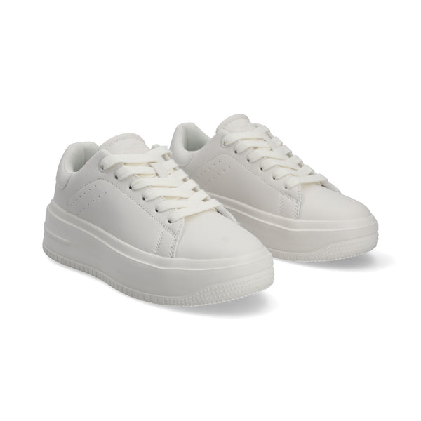 Tenis en color LATTE de la marca Capa de Ozono