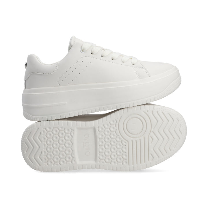 Tenis en color LATTE de la marca Capa de Ozono