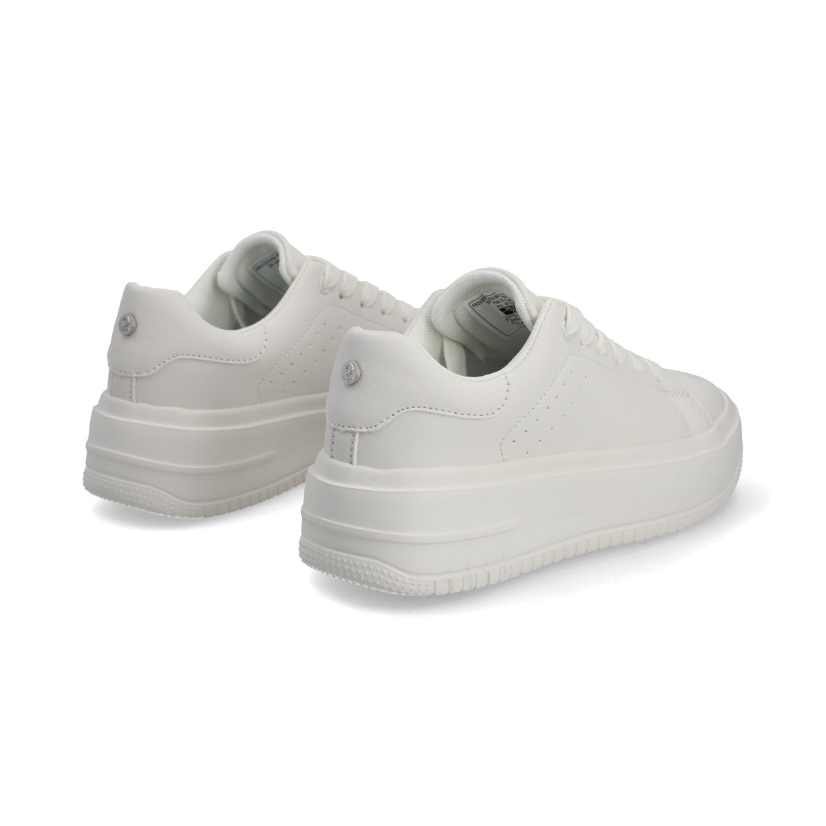 Tenis en color LATTE de la marca Capa de Ozono