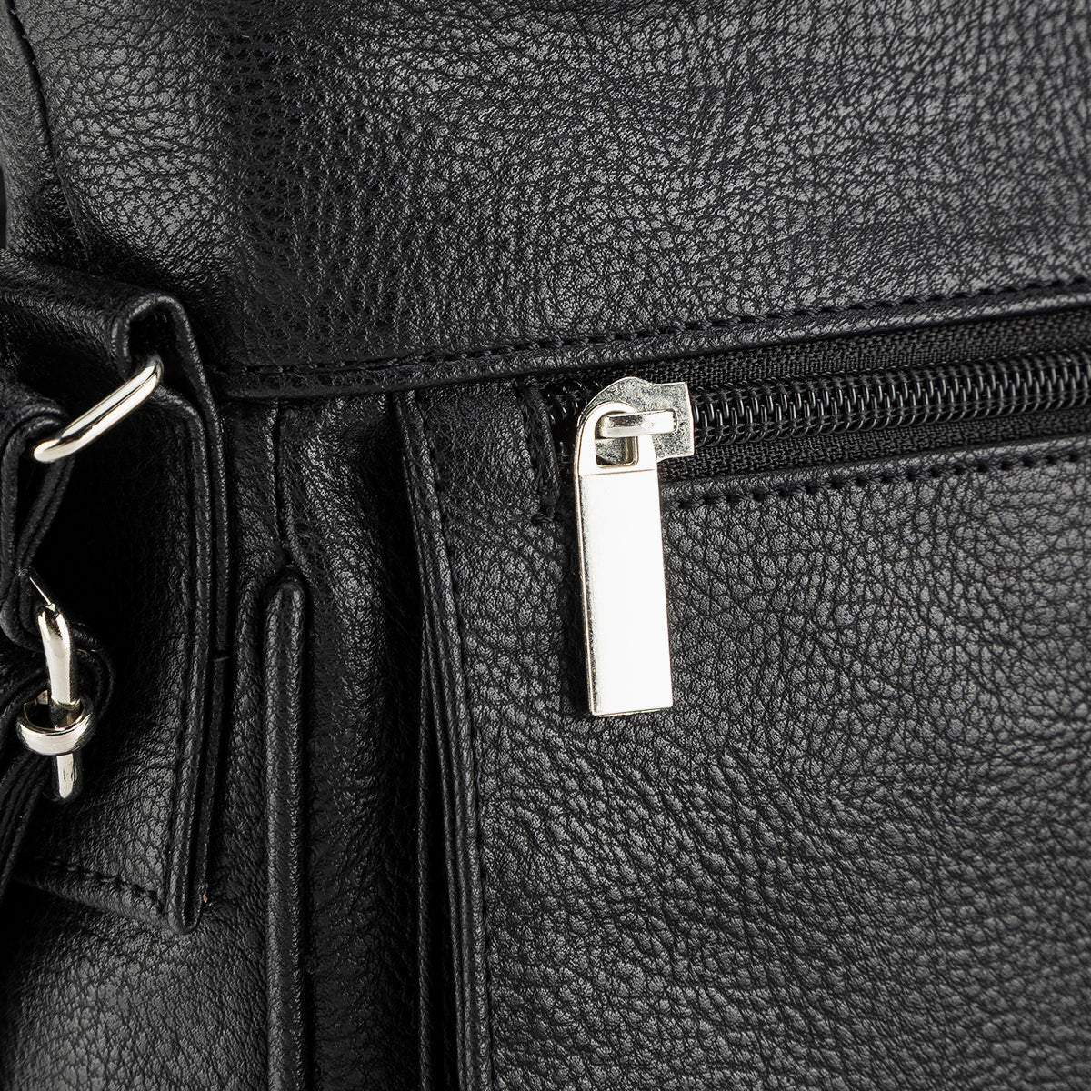 Bolsa de la marca Roger en color Negro