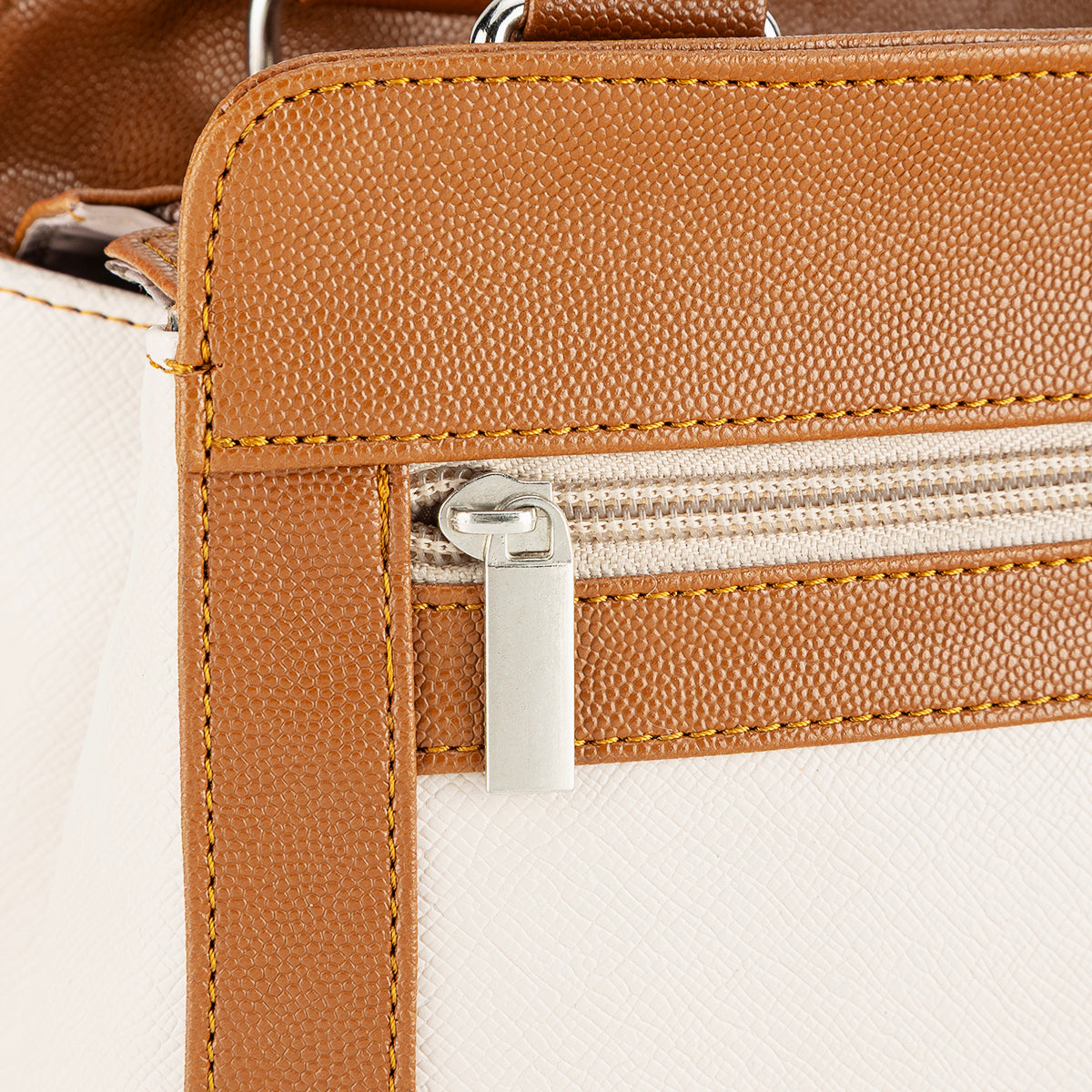 Bolsa en color late de la marca Roger