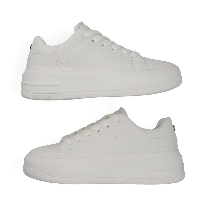 Tenis en color LATTE de la marca Capa de Ozono