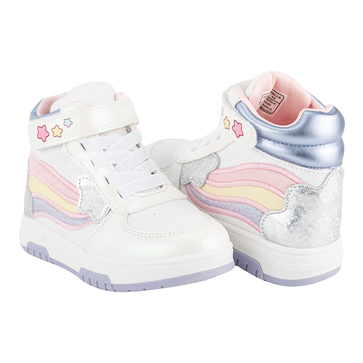 Tenis en color blanco con detalles de arcoíris de la marca Bambino