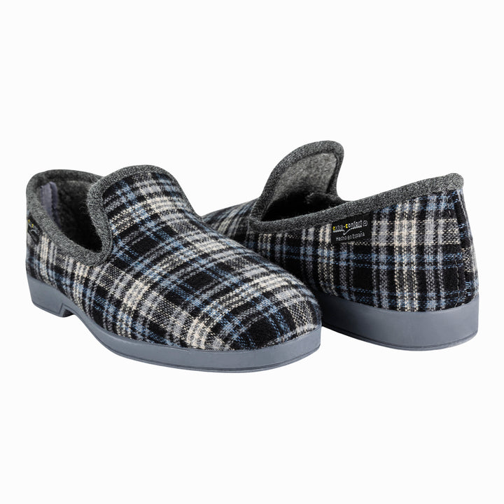 Pantufla en color Gris de la marca Extra Confort