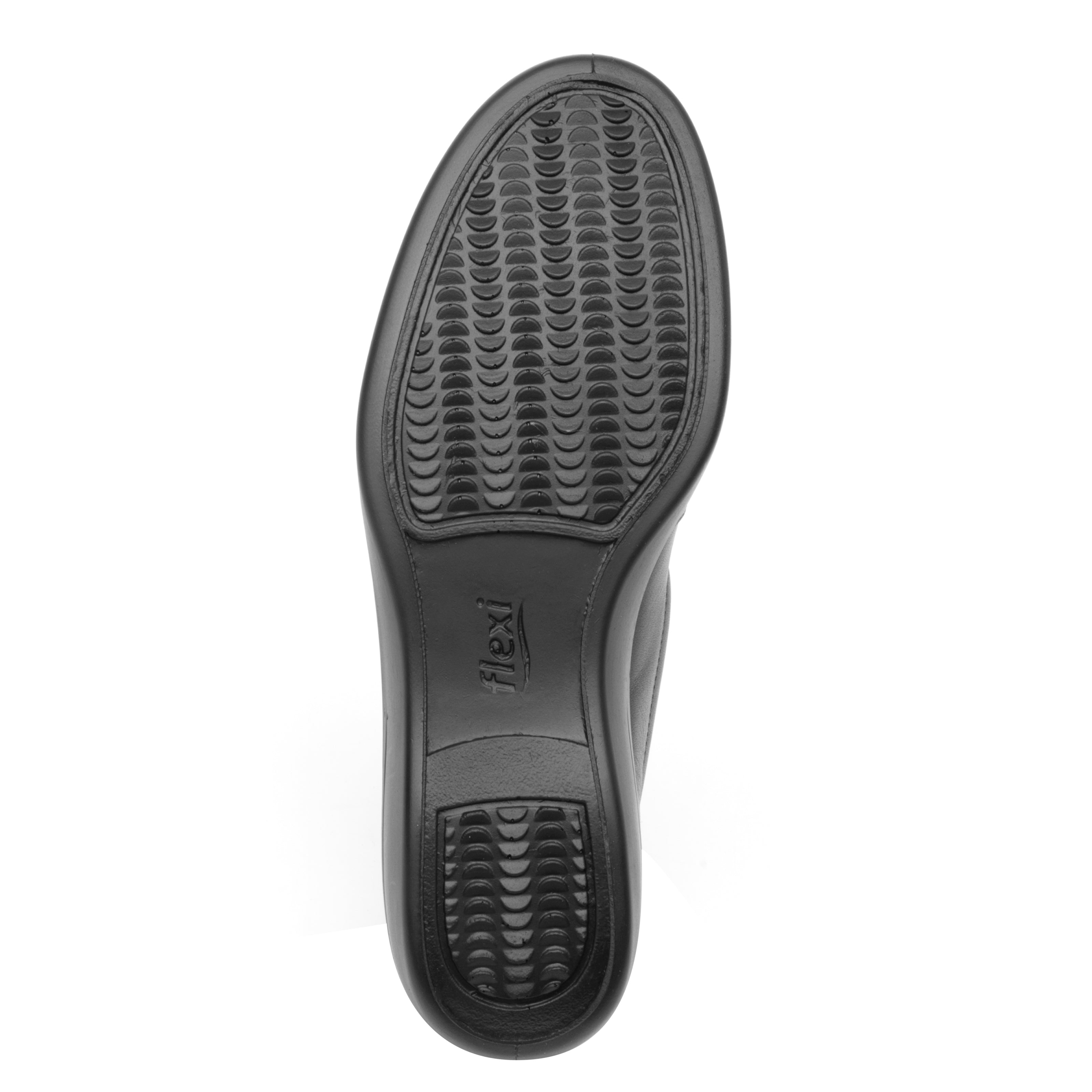 Zapato en color negro de la marca Flexi