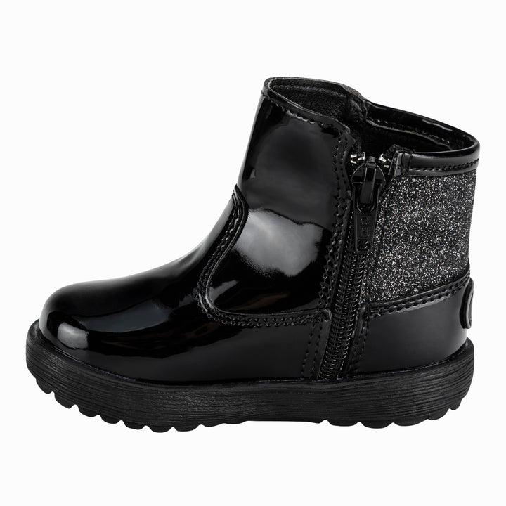 Bota para bebé en color negro de la marca Happy Shoes