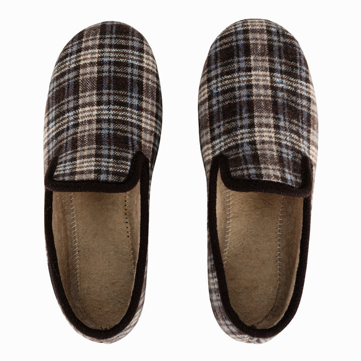 Pantufla en color Marrón de la marca Extra Confort